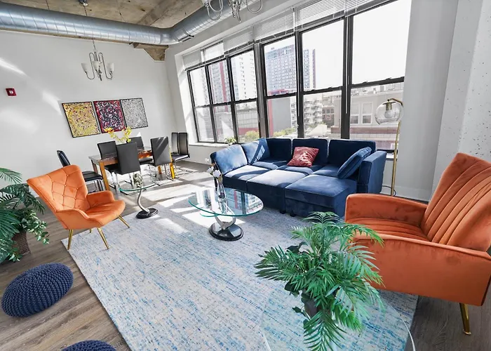 Mccormick Place Downtown: Luxurious 3br/2ba For 10 *