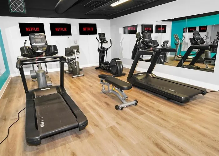 Mccormick Place Downtown: Luxurious 3br/2ba For 10 Apartment *