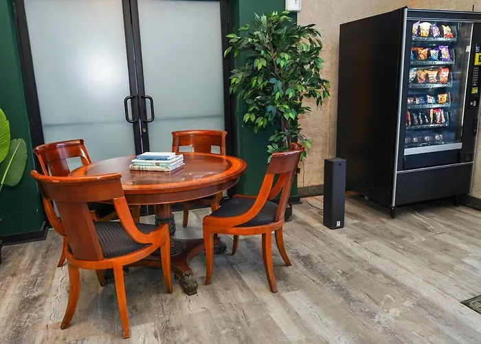 Mccormick Place Downtown: Luxurious 3br/2ba For 10 Apartment *
