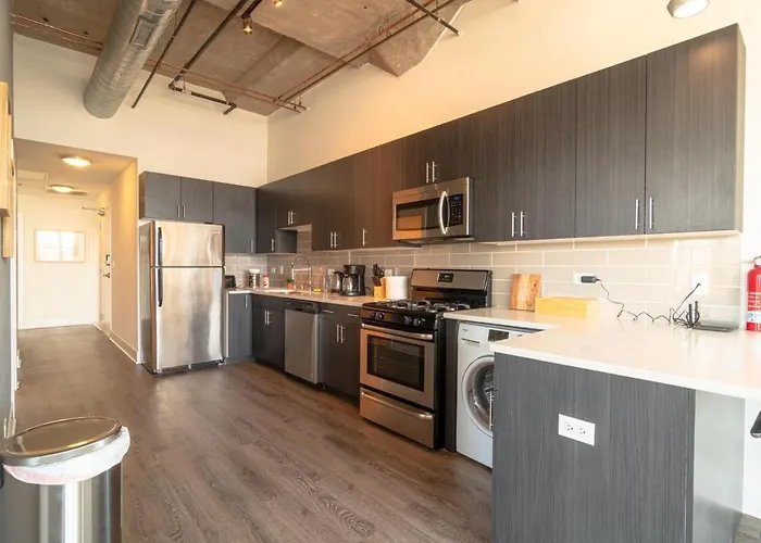 Apartment Mccormick Place Downtown: Luxurious 3br/2ba For 10 *