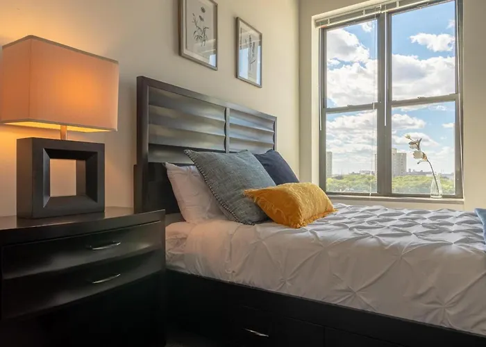 Mccormick Place Downtown: Luxurious 3br/2ba For 10