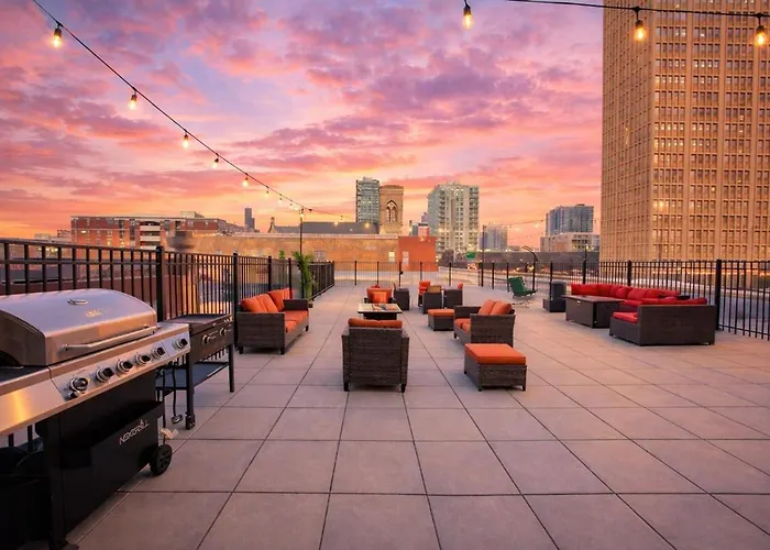 Mccormick Place Downtown: Luxurious 3br/2ba For 10 * Chicago